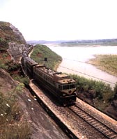 ����ĳ����F·