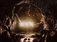 �@����ʩ���еĢ�����